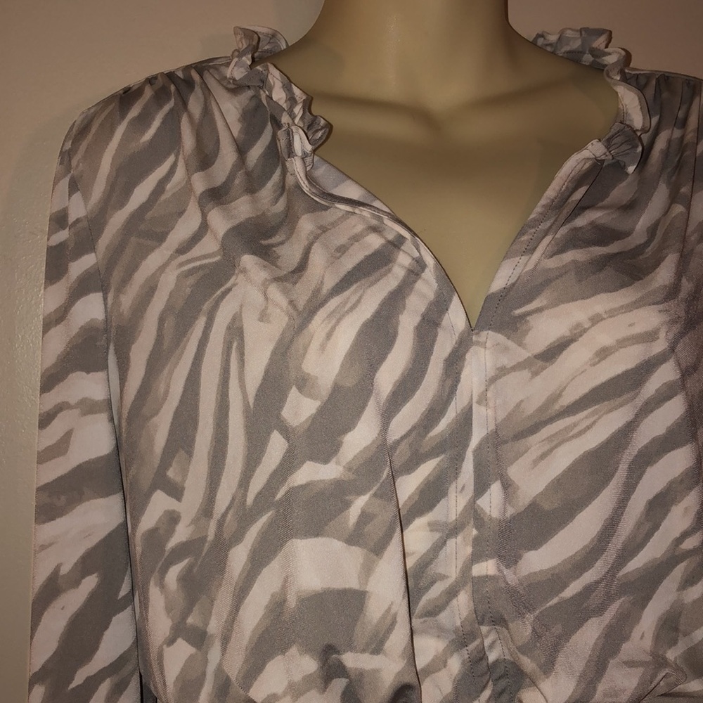 Vera Wang top - Picture 3 of 7